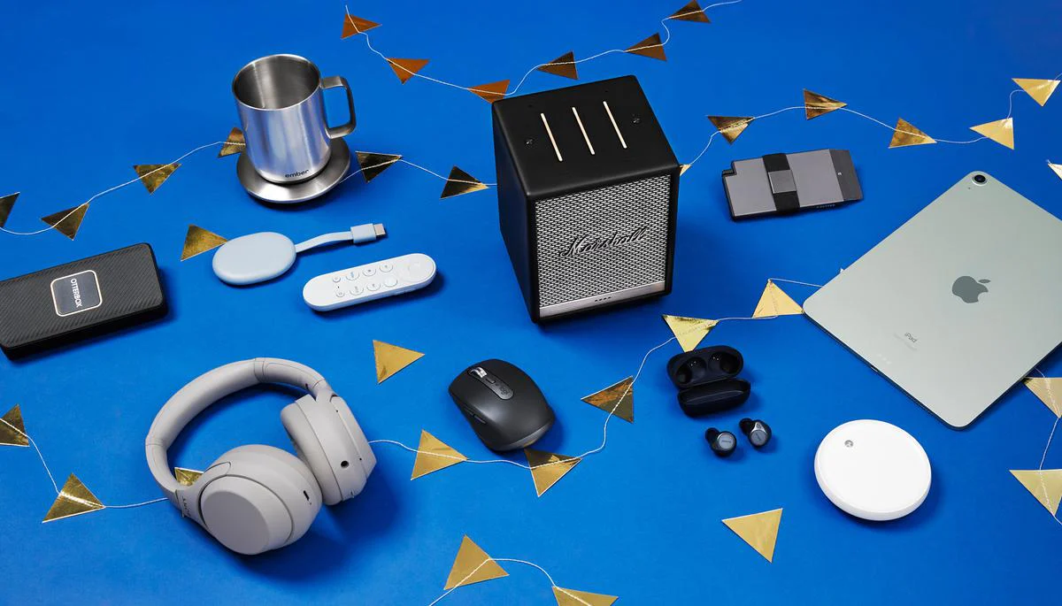 Best Tech Gadgets for Corporate Gifting in Dubai – Sabriya Solutions